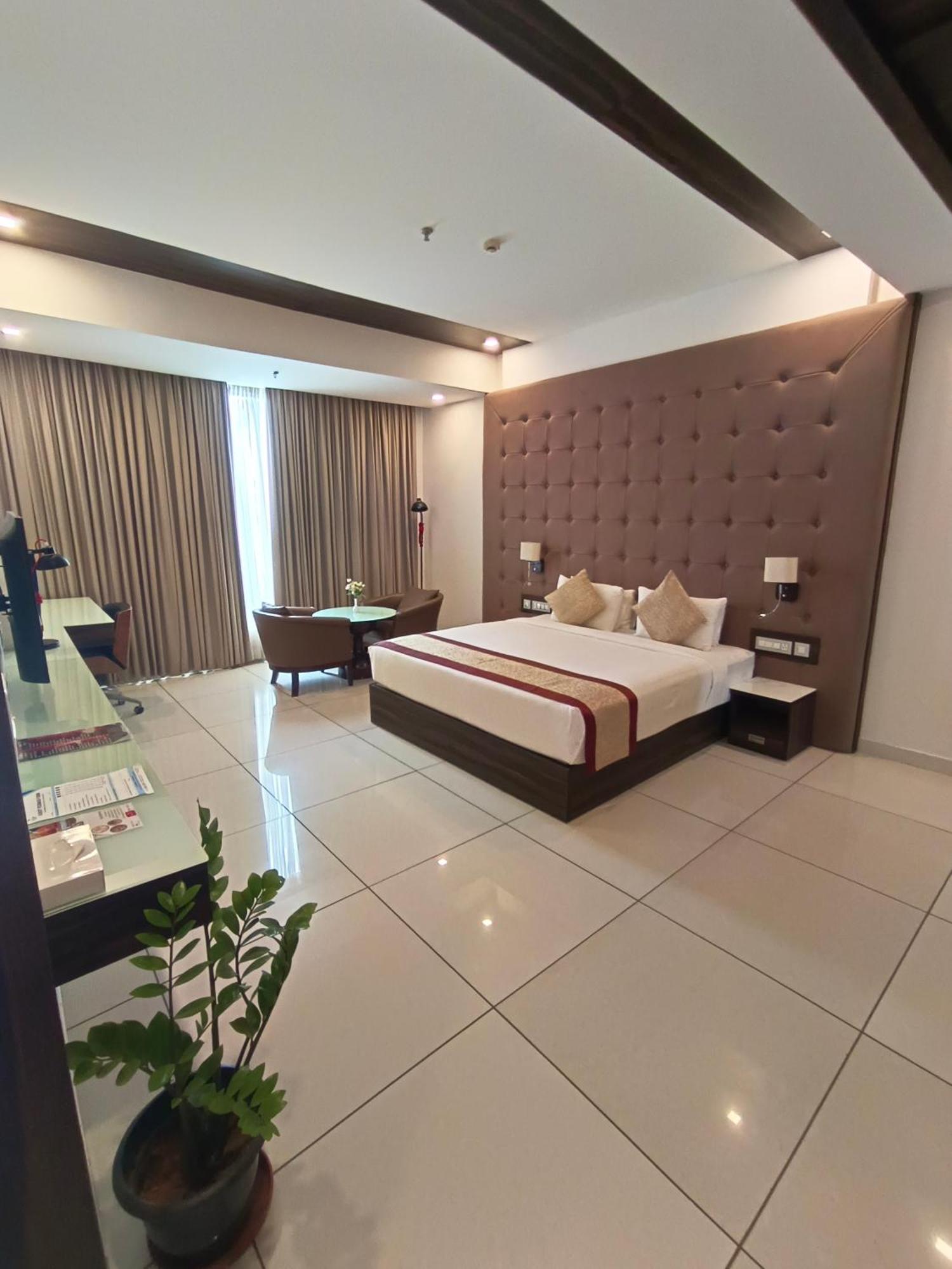 Blue Serene Resort Guruvāyūr Eksteriør billede